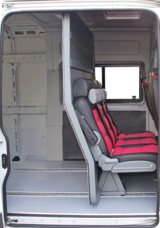 Спальное место второго водителя в новом грузопассажирском микроавтобусе Fiat Ducato